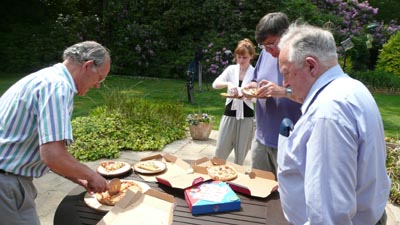 06. Brian, Joanna, Roger and John having pizza lunch 